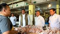 Menko Zulkifli Hasan Sidak Pasar Kramat Jati Jelang Tahun Baru 2026, Harga dan Stok Pangan Aman?