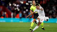 Trent Alexander-Arnold (RB) - Sempat nyaris dicoret dari Timnas Inggris, pemain ini akan dipastikan mengikuti Euro 2020 (Euro 2021) bersama The Three Lions. Menurut taksiran Transfermarkt, ia dibanderol dengan harga 75 juta Euro. (Foto: AFP/Adrian Dennis)