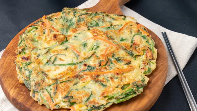 Mau Coba Menu Berbuka yang Berbeda? Intip Resep Haemul Pajeon, Pancake Seafood yang Gurih dan Renyah