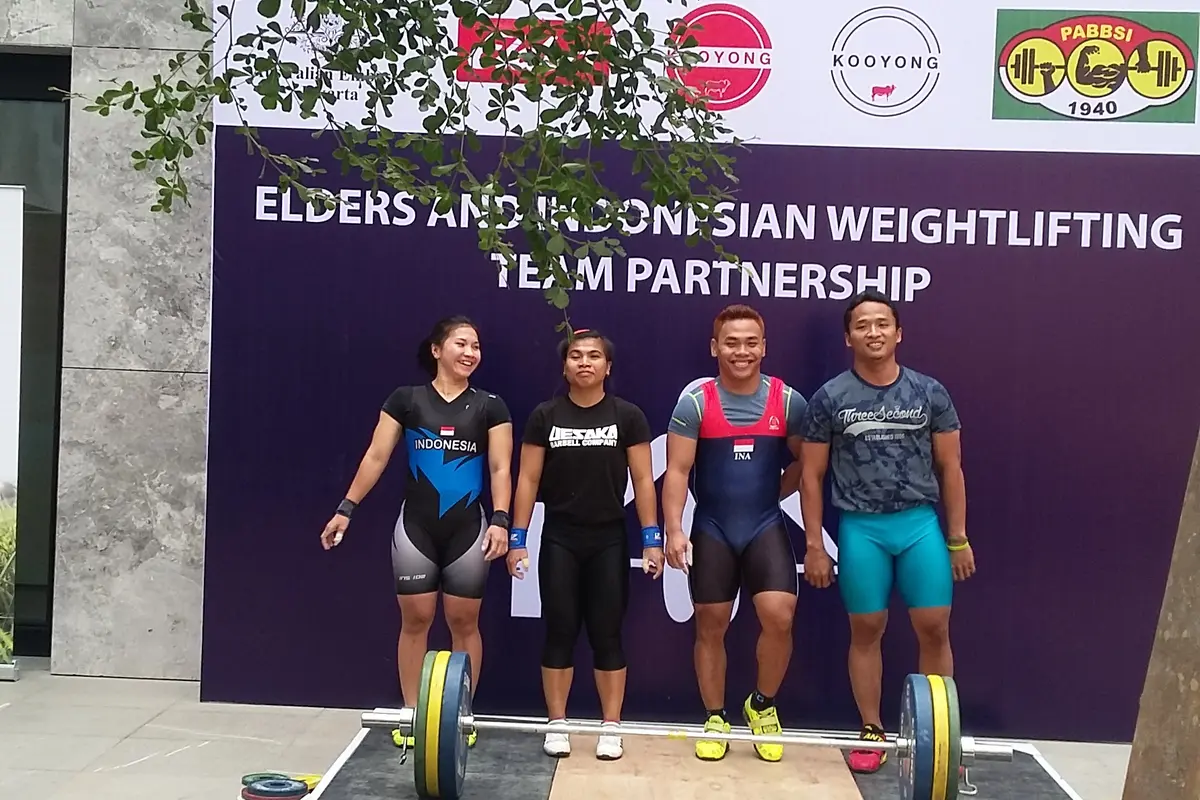Tim angkat besi Indonesia 