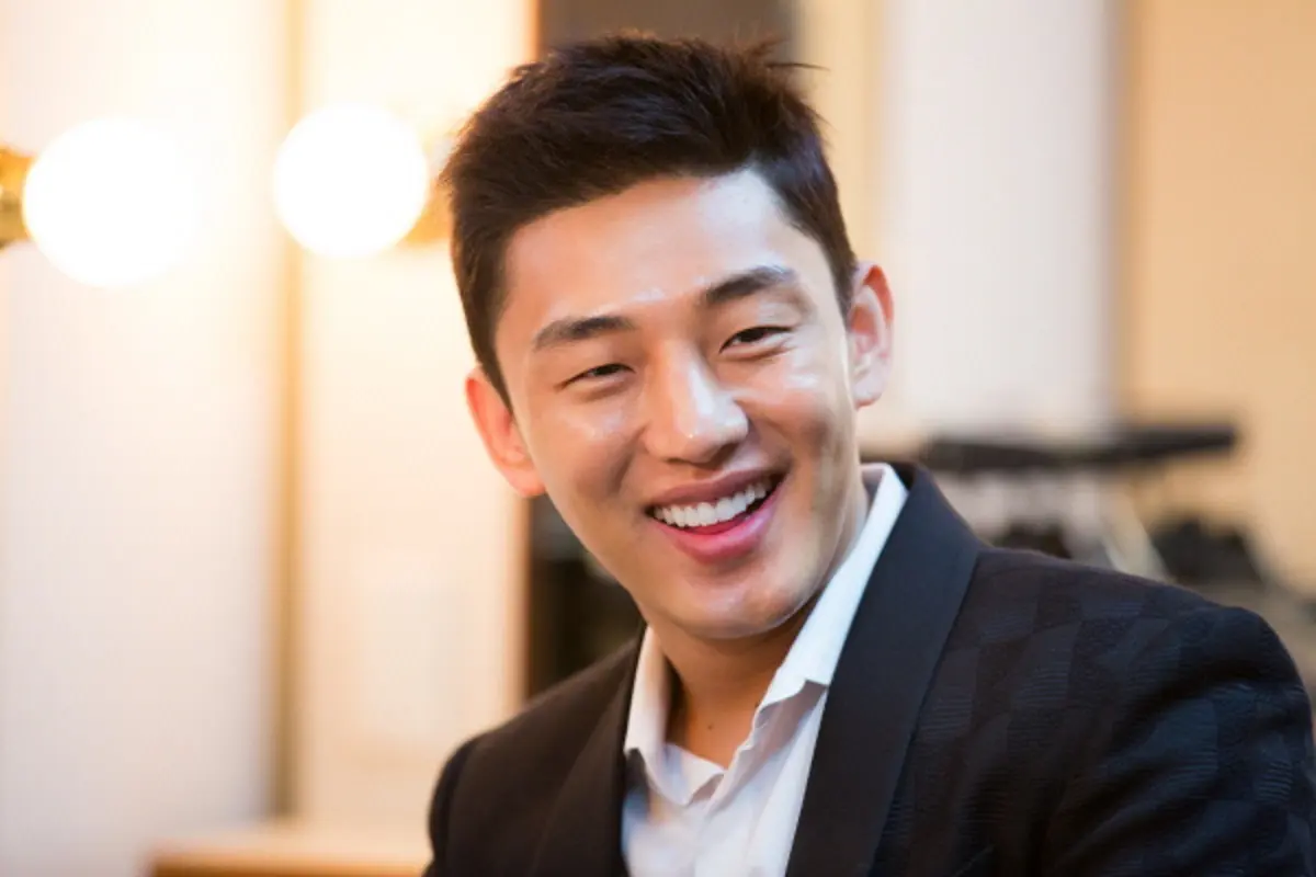 Yoo Ah In