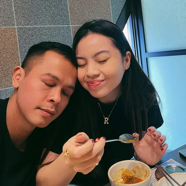 Sudah Putus dari Vinessa Inez, Ini 6 Potret Rio Alief Drummer NOAH dan Pacar Baru