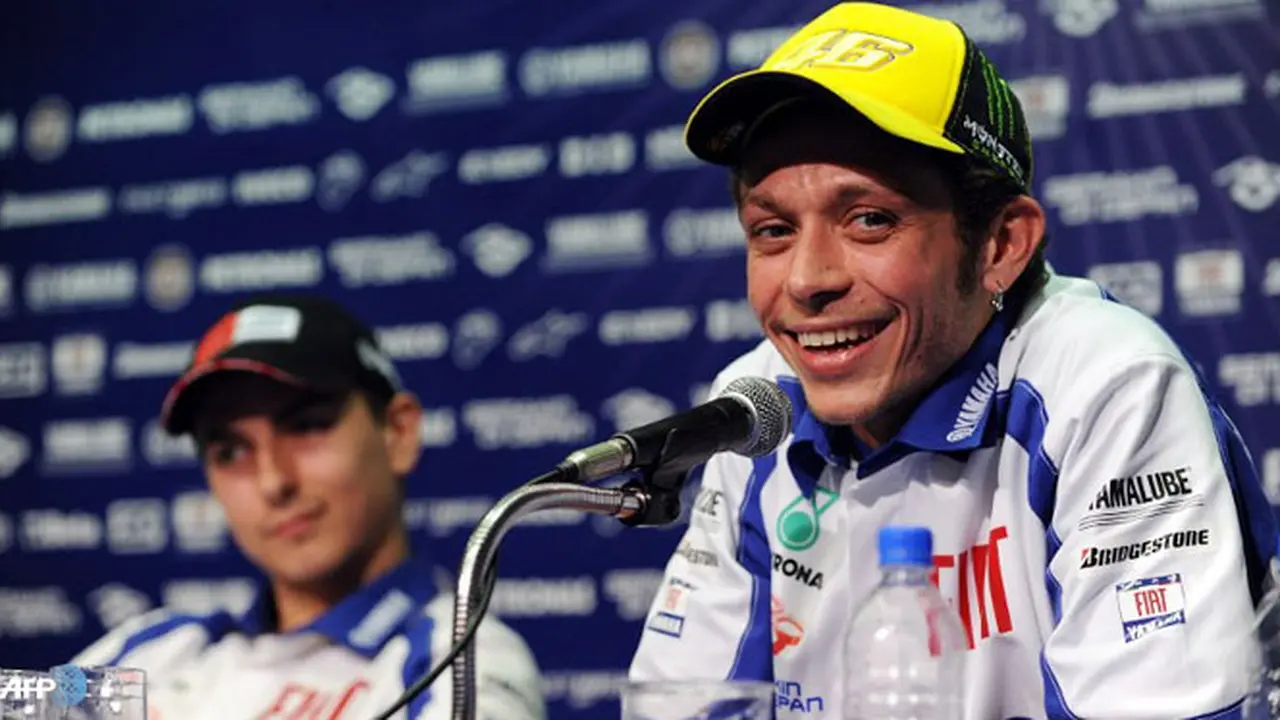 valentino-rossi-lorenzo--130125-logo.jpg