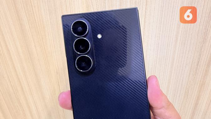 Cámara del Galaxy Z Trifold. (Liputan6.com/Yuslianson)