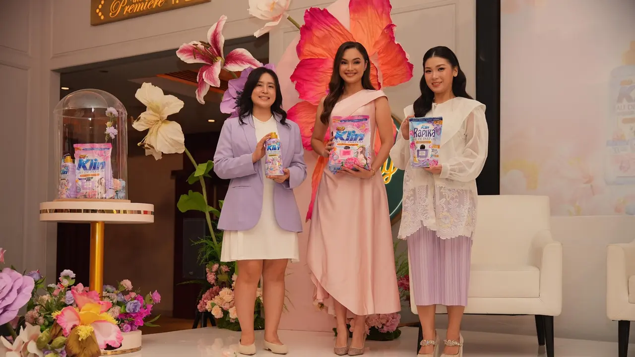 Saat Wangi jadi Bagian dari Ekspresi Diri, SoKlin Eau de Parfum Hadirkan Sensasi Keharuman Mewah untuk Pakaian