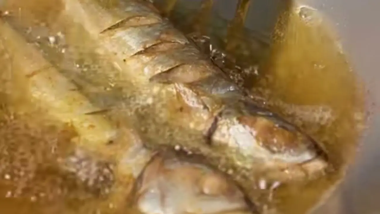 Cara Ampuh Menggoreng Ikan agar Tidak Meletup.