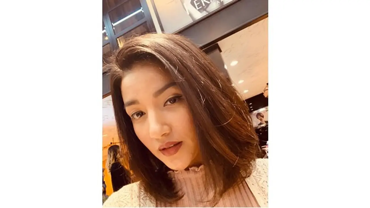 Tak sedikit netizen yang menyebut Tsania makin cantik dan awet muda.