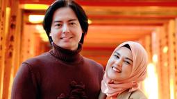 Ayah dua anak ini dipuji oleh warganet penampilannya kian pancarkan aura positif. Banyak yang terkesima dengan perubahan penampilan dari Roger Danuarta. Cut Meyriska disebut jadi sosok perempuan hebat yang membuat Roger jadi seperti ini. (Liputan6.com/IG/rogerojey)