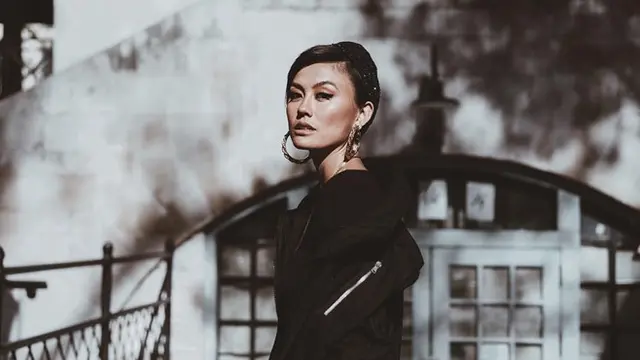 6 Transformasi Rambut Agnez Mo yang Curi Perhatian, dari Cepak Hingga Cornrow