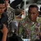 Menteri Pertahanan, Ryamizard Ryacudu  saat memasuki Gedung Komisi Pemberantas Korupsi (KPK), Jakarta, Rabu (22/01/15).  Kunjungan Menhan Ryamizard Ryacudu untuk melaporkan harta kekayaannya ke KPK. (Liputan6.com/Faisal R Syam)