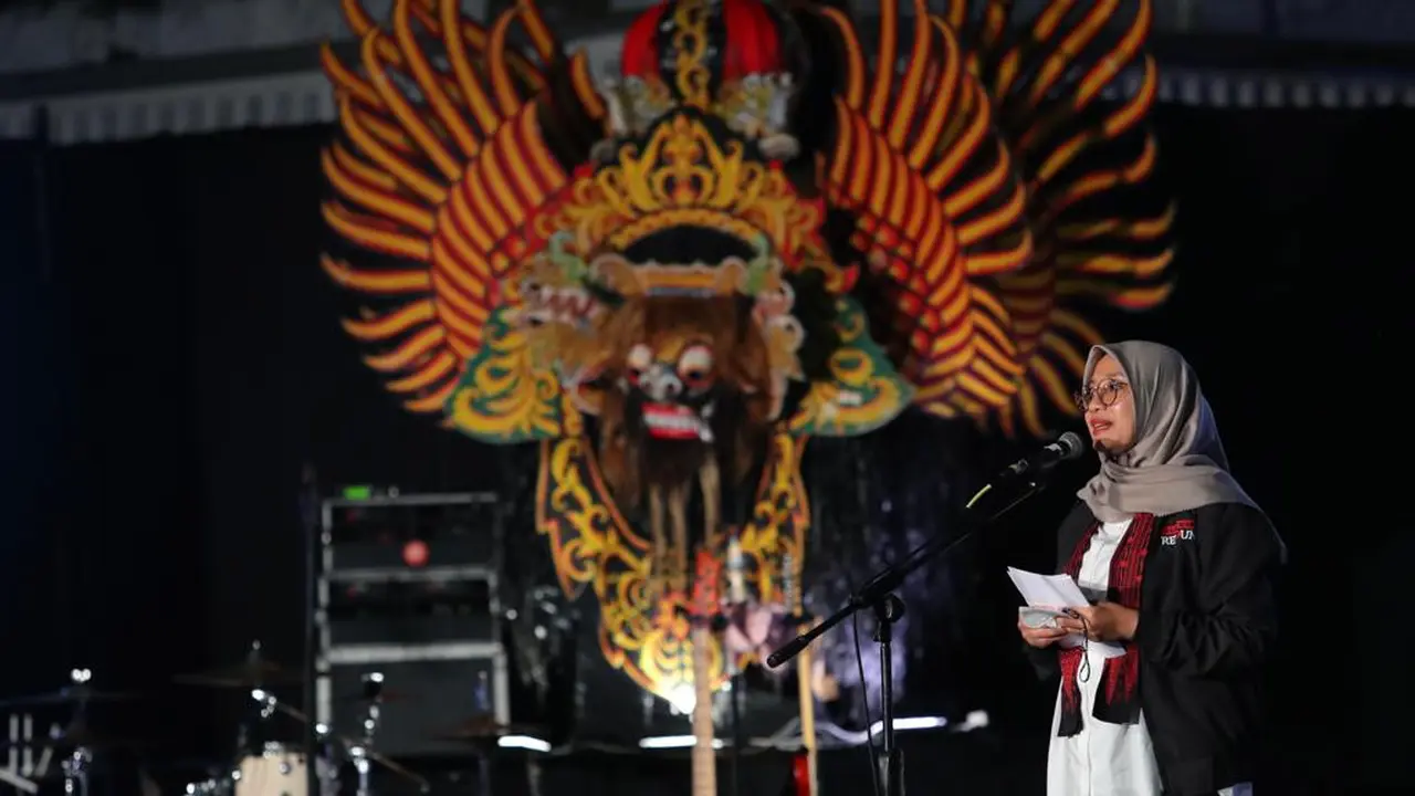 Bupati Ipuk saat membuka Banyuwangi Festival 2022. (Dian Kurniawan/Liputan6.com)