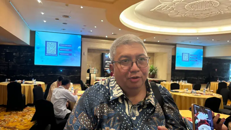 Ketua Umum Asosiasi Pengusaha Ritel Indonesia (APRINDO) Roy Nicholas Mandey membicarakan mengenai pembukaan minimarket di kawasan Ibu Kota Negara (IKN). (Tira/Liputan6.com)