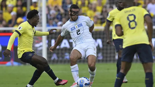 Sebastian Caceres (tengah) diincar MU