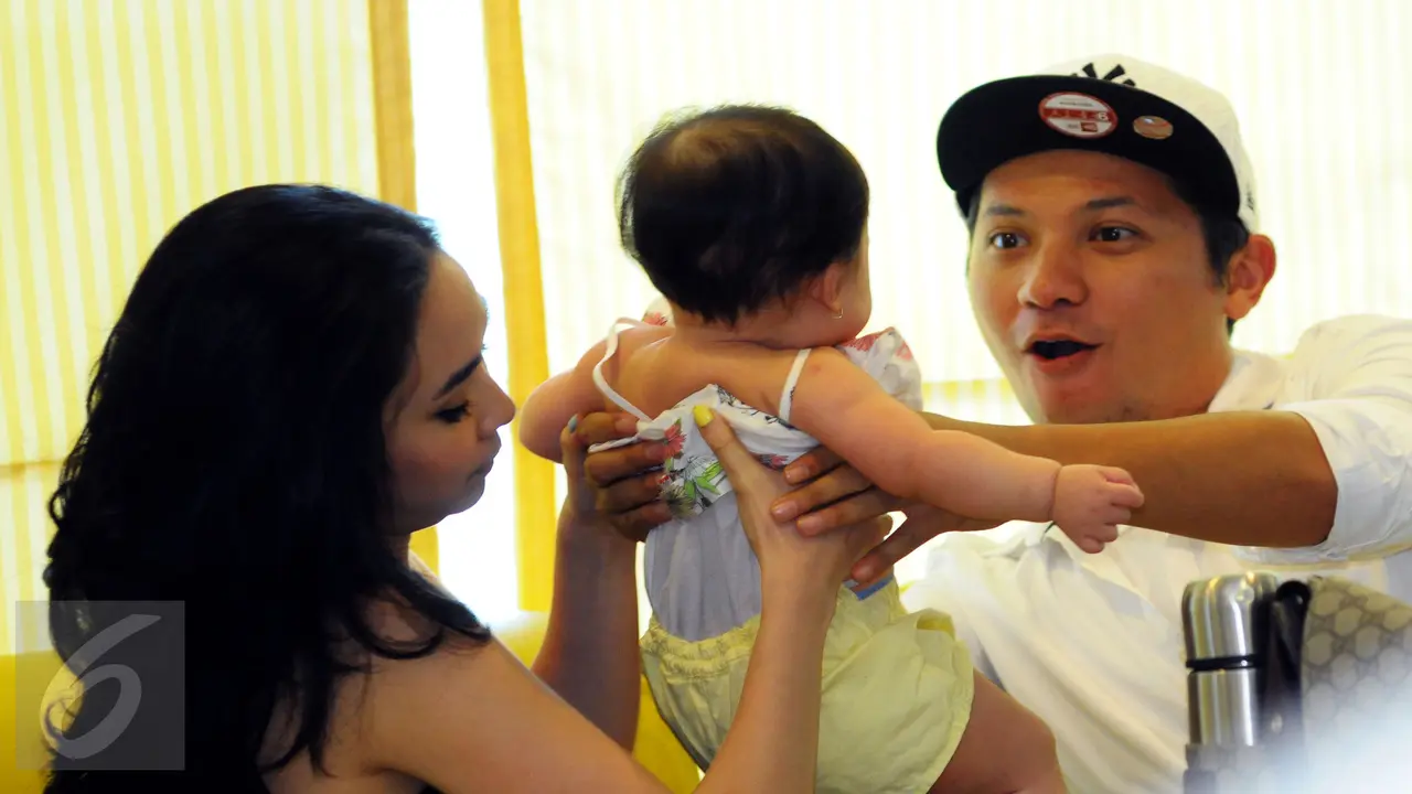 20150724-Pose Menggemaskan Anak Gading Marten dan Gisella Anastasia-Jakarta
