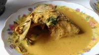 Kepala gulai ikan semah yang disajikan di salah satu rumah makan di tepi kawasan Danau Kerinci. (Liputan6.com/Istimewa/Gresi)