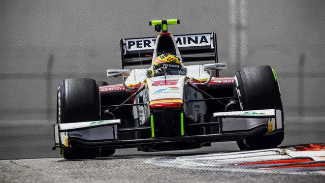 Mobil Rio Haryanto saat tampil di ajang GP2 