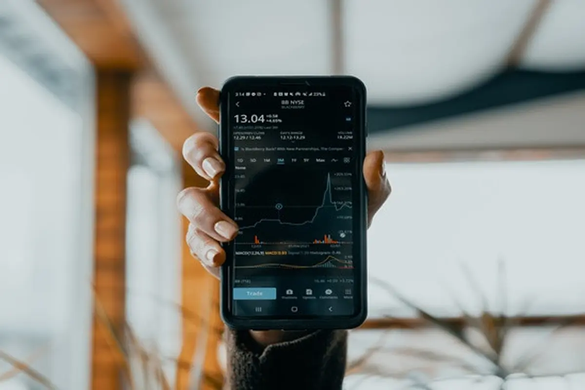 Ilustrasi investasi, investasi saham (Photo by Tech Daily on Unsplash)