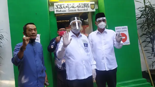 Pasangan calon wali dan wakil wali kota Surabaya, Machfud Arifin-Mujiaman.
