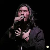“Kemarin baru disidang (orang tua) gue kapan nikah. Ya udah ditanyain, kalau bisa tahun ini jangan lewat lagi karena target (menikah usia) 25, udah lewat 6 tahun,” tutup Virzha. (Instagram/virzhaofficial)