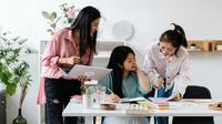 ilustrasi perempuan wirausaha/Photo by Karolina Kaboompics/Pexels