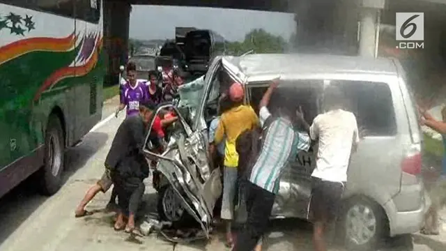 Kecelakaan beruntun terjadi di ruas tol Cipali, Kilometer 84 wilayah Subang, Jawa Barat.