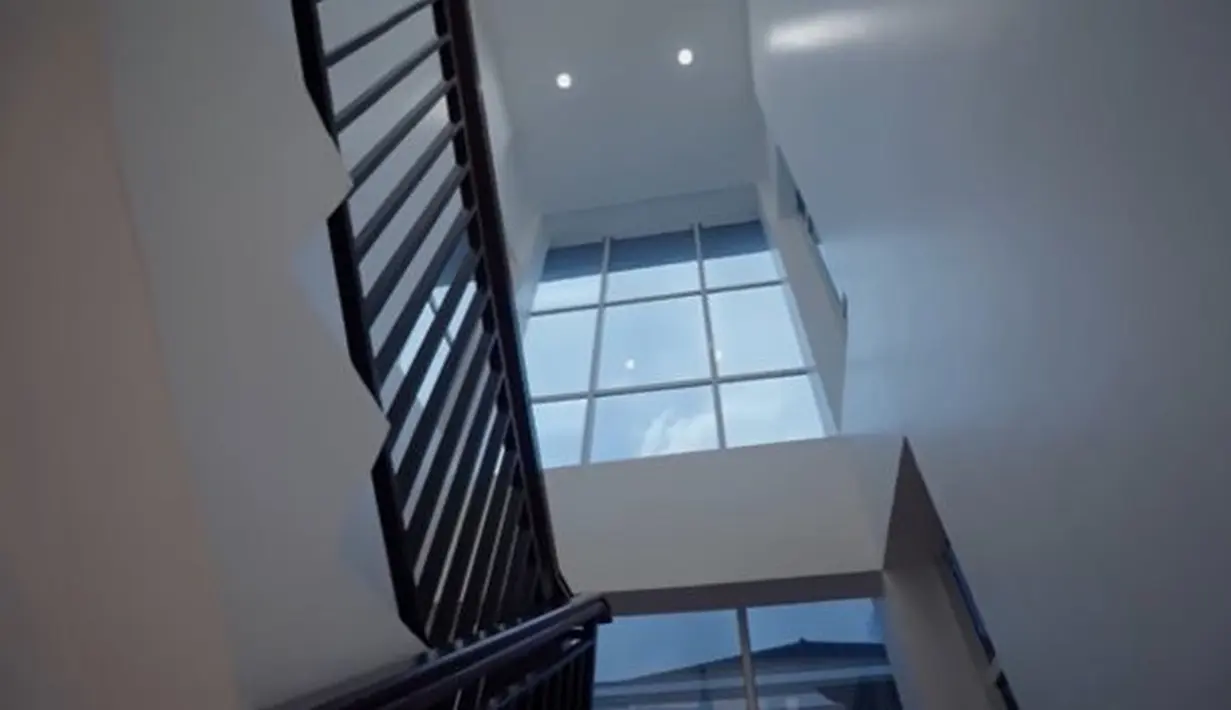 <p>Kini orangtua Fuji punya channel YouTube yang menghasilkan uang. [Foto: YouTube: Mama Fuji]</p>