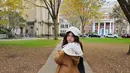London Abigail Dimitri anak Wulan Guritno pernikahannya dengan Aldilla Dimitri Hardjanto. Tidak hanya memiliki paras cantik, tapi juga berprestasi. Yang terbaru, Abigail ikut kejuaraan tingkat dunia di Yale University, New York, Amerika Serikat. [Instagram/wulanguritno]