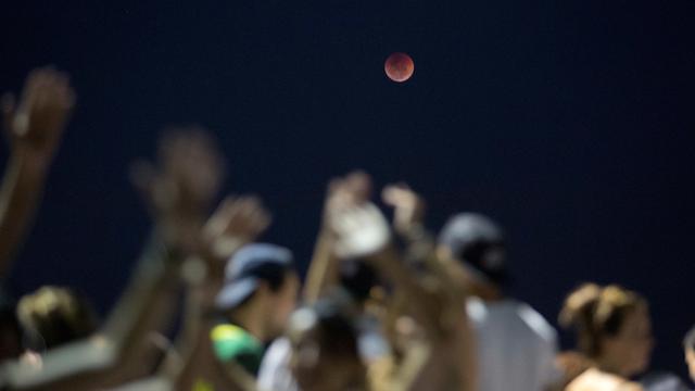 Gerhana Bulan Total di Berbagai Negara