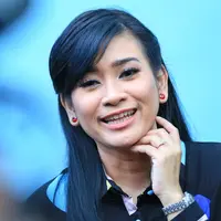 Ikke Nurjanah tidak mau masa tua hidup tanpa pendamping. Setelah resmi bercerai dari Aldi 'Bragi' 2007 silam, Ikke belum lagi menikah. Ia mengaku pada 2010, pernah menjalin serius, namun tidak sampai ke jenjang pernikahan. (Adrian Putra/Bintang.com)