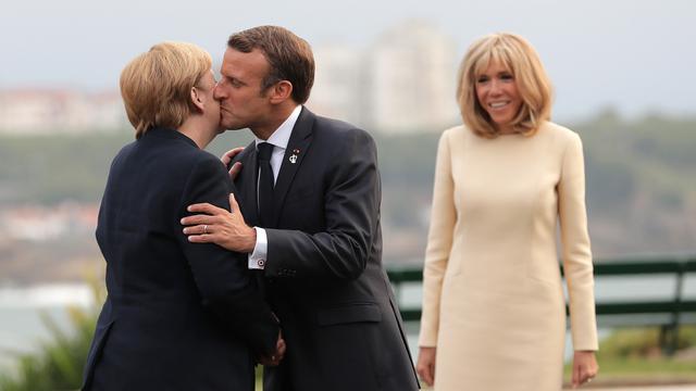 Keramahan Presiden Prancis Saat Menyambut Pemimpin Dunia di KTT G7