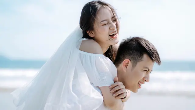 cinta romantis menikah