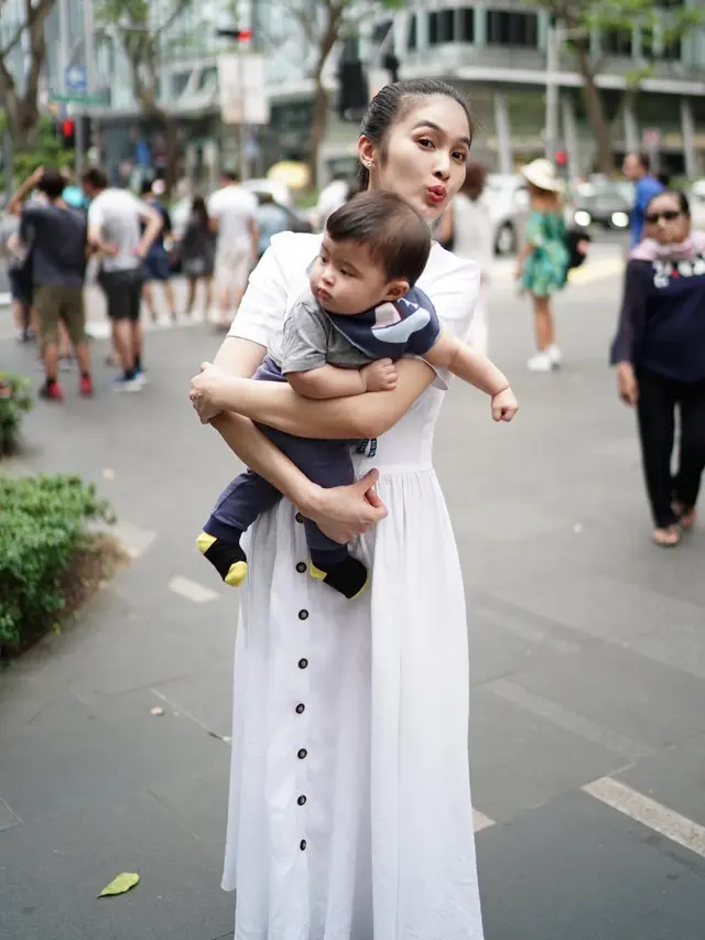 [Bintang] Sandra Dewi