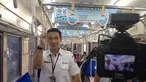 Petugas KRL Commuter Line Jabodetabek, Yudi Ramdhan kini menjadi sorotan di sosial media, Jakarta, (8/10/14). (Liputan6.com/Ibnu Anshari) 