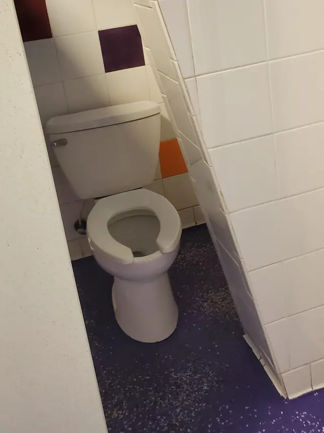 8 Desain Toilet Ini Nyeleneh Banget, Bikin Geleng Kepala