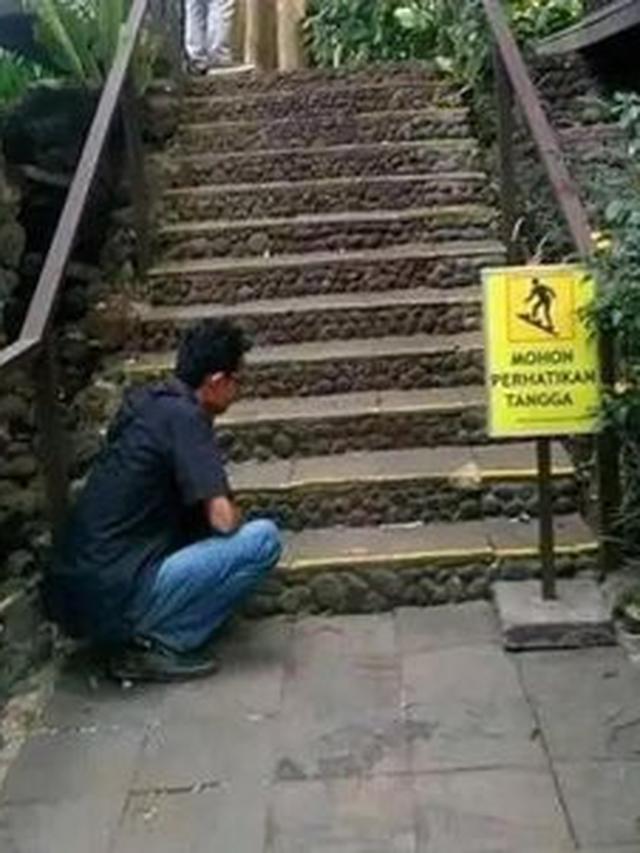 6 Tingkah Iseng Pemuda yang Kocak Ini Tertangkap Kamera, Absurd