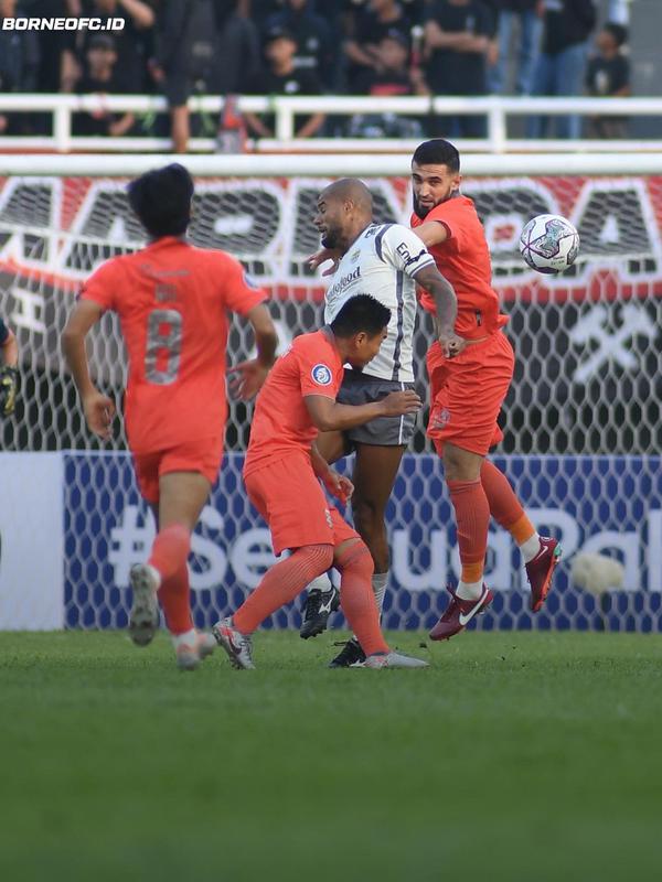 bri liga 1: jadi harga mati, viking persib club desak robert alberts angkat kaki