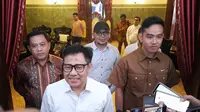 Ketua Umum PKB Muhaimin Iskandar bertemu denga Wali Kota Solo Gibran Rakabuming Raka di Loji Gandrung, Solo, Selasa (20/6).(Liputan6.com/Fajar Abrori)