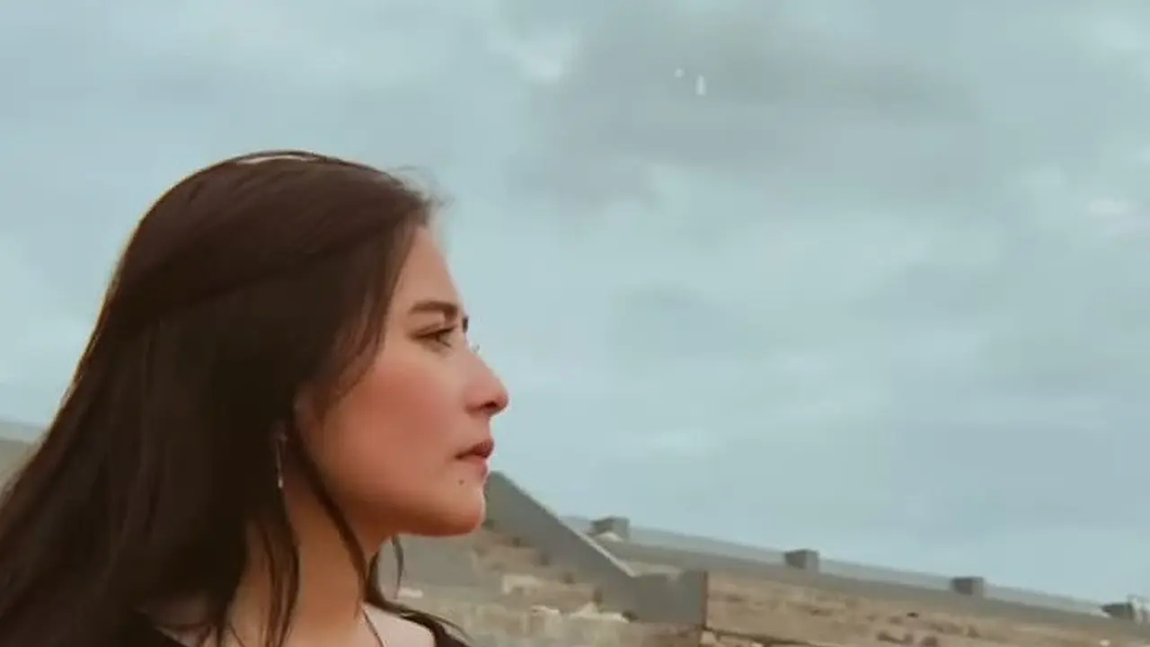 Prilly Latuconsina Nonton Latihan Persikota