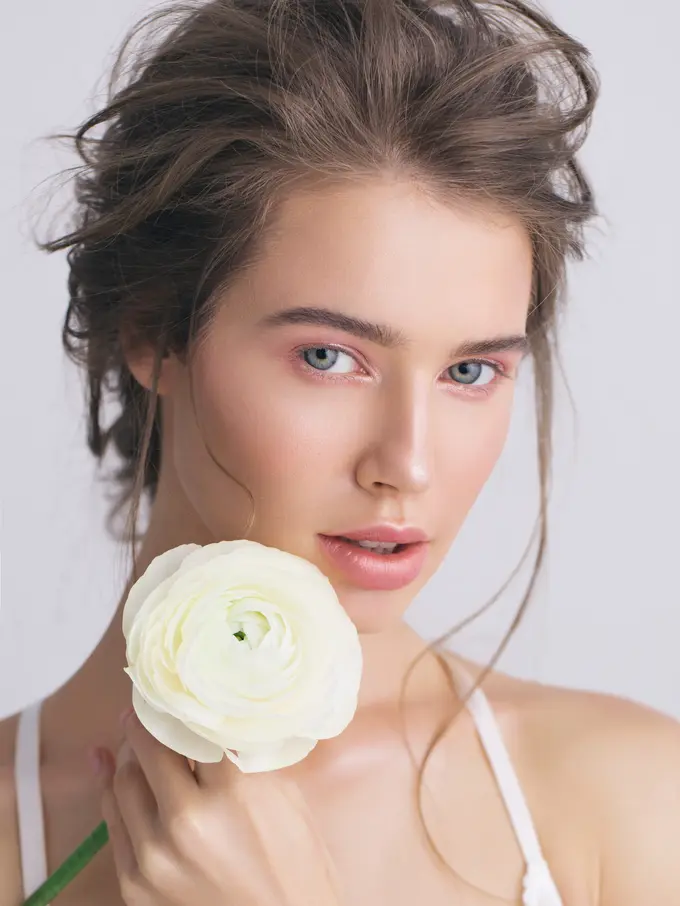 FIMELA Beauty: perawatan kulit bawah mata / Image: Shutterstock