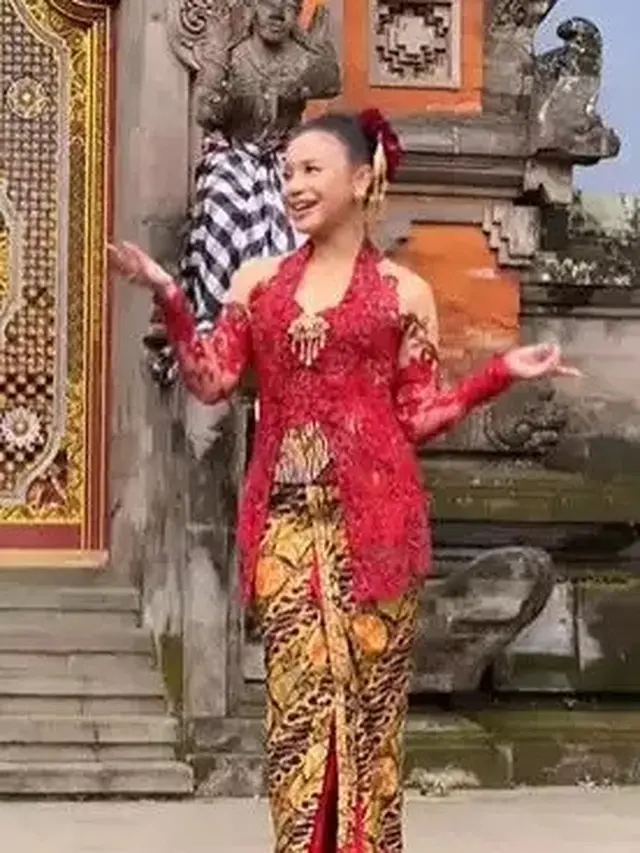 Rossa di Tampil di Saluran TV China