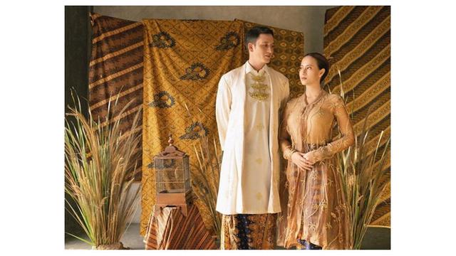 6 Potret Prewedding Terbaru Mike Lewis dan Janisaa Pradja, Tampil Menawan