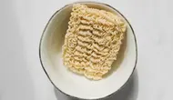 7 Cara Menyimpan Mie Instan agar Bumbunya Tidak Menggumpal, Dijamin Tahan Lama