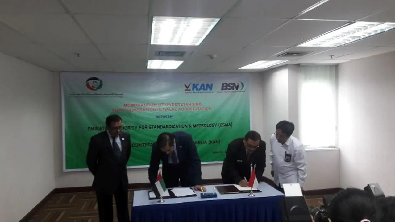 Badan Standarisasi Nasional (BSN) bekerjasama di bidang akreditasi lembaga sertifikasi halal dengan Emirates Authority for Standardization and Metrology (ESMA).