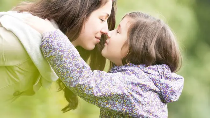 Sentuhan ibu/Copyright Shutterstock