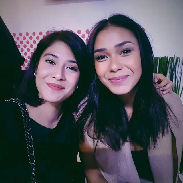 6 Momen Dian Sastrowardoyo Jadi Sahabat Setia Adinia Wirasti, Geng AADC Hingga Bridesmaid