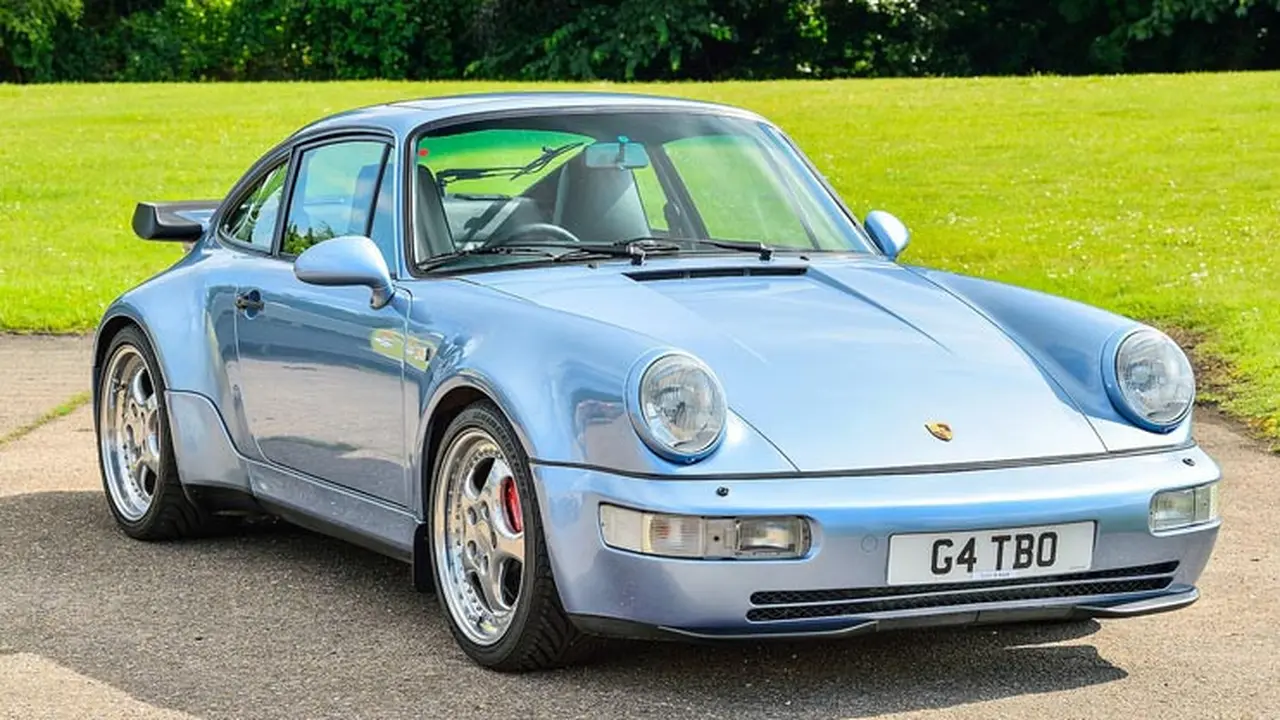 Mobil Porsche 911 946 Turbo milik Mantan Juara Dunia Formula 1, Jenson Button