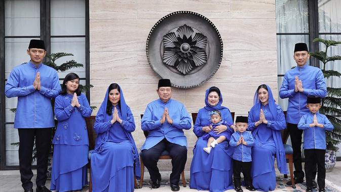 Foto keluarga Susilo Bambang Yudhoyono dan Ani Yudhoyono. (Instagram @aniyudhoyono)