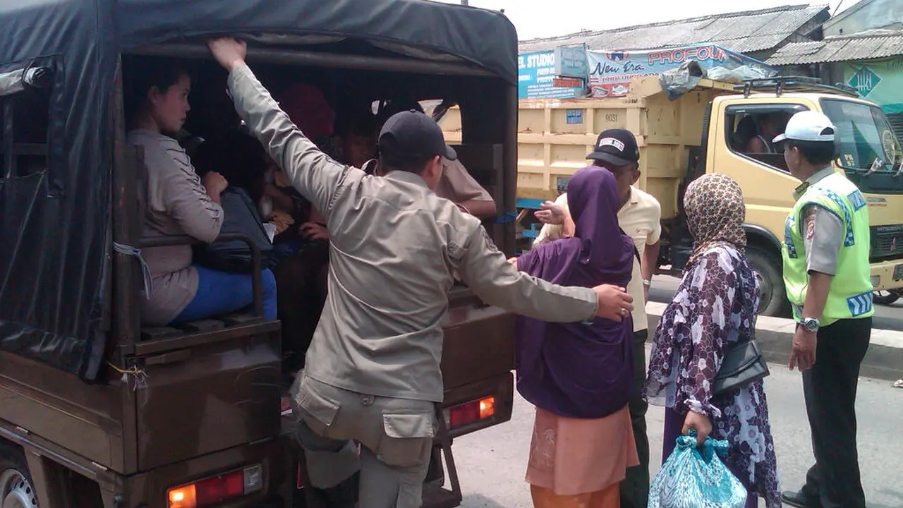 Sopir Angkot di Bogor Mogok, Ratusan Penumpang Terlantar