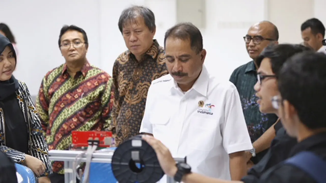 Menteri Pariwisata Republik Indonesia Memberikan Kuliah Tamu di President University serta Meresmikan Bisnis Inkubator BizAccel