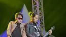 Aksi panggung Richie Setiawan bersama grup band Five Minutes. Richie dipecat dari Five Minutes lantaran telah melanggar komitmen serta kode etik yang telah mereka sepakati. (Instagram/ richie_fm)